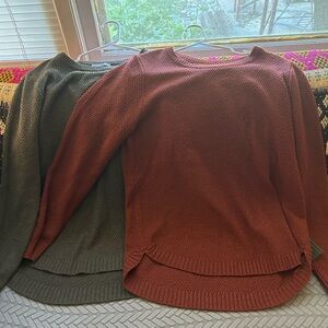 Lot of 2 Pink Clover Textured Sweater - Brick Red and Forest Green